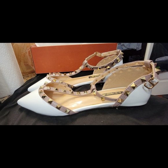 New Flat Shoes - Picture 2 of 7